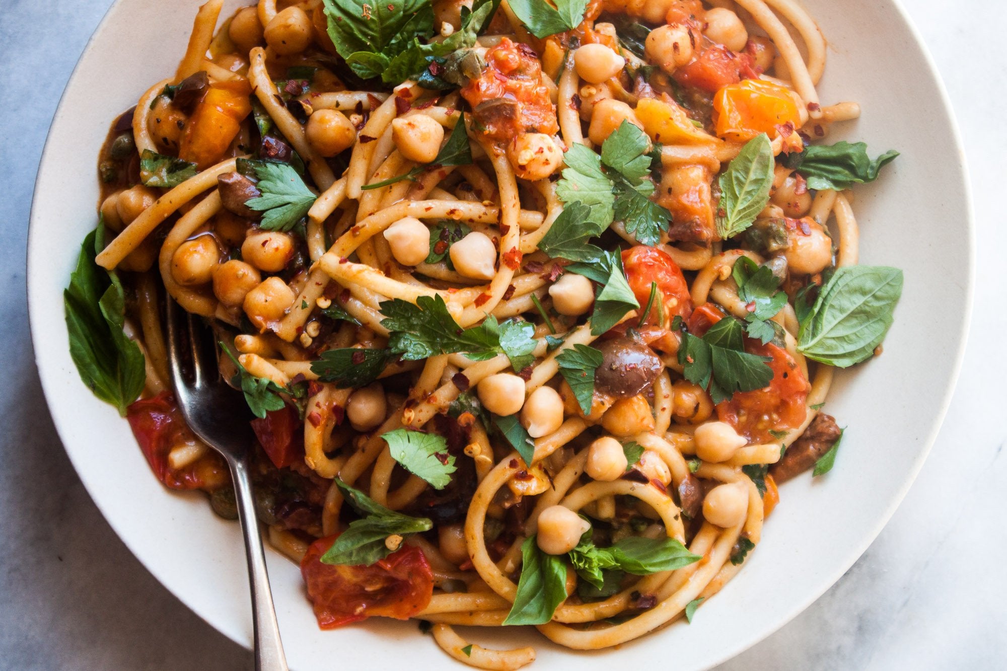 One Pot Kabuli Chickpea Puttanesca Pasta